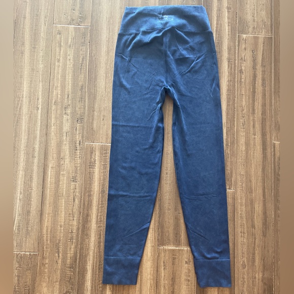 Pink Active Blue Ribbed Leggings Medium like new - Picture 2 of 3